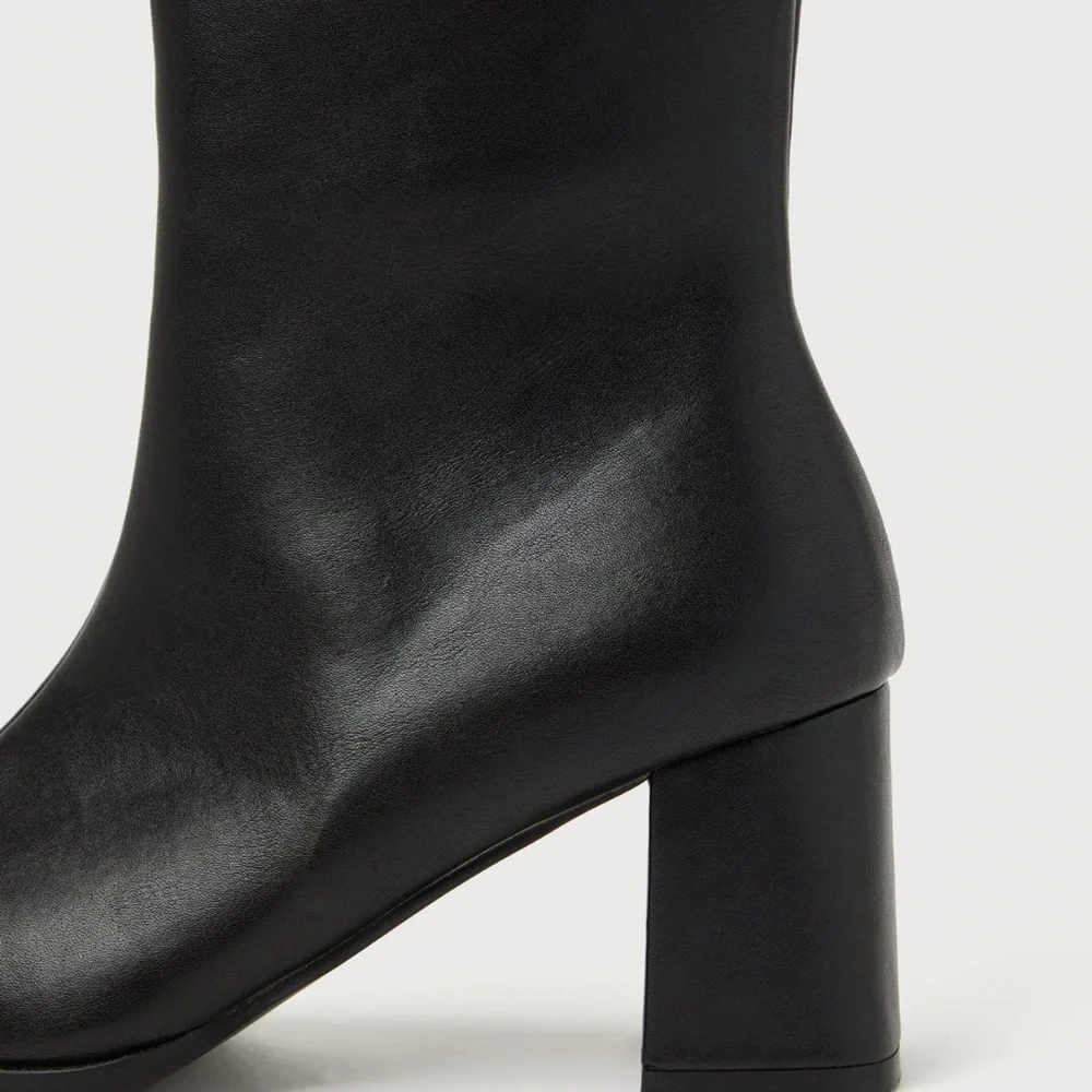 Elegant Black Ankle Boots - Picture 4 of 4